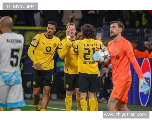 德甲焦点战多特与巴萨握手言和乌龙球引发争议判罚全场沸腾