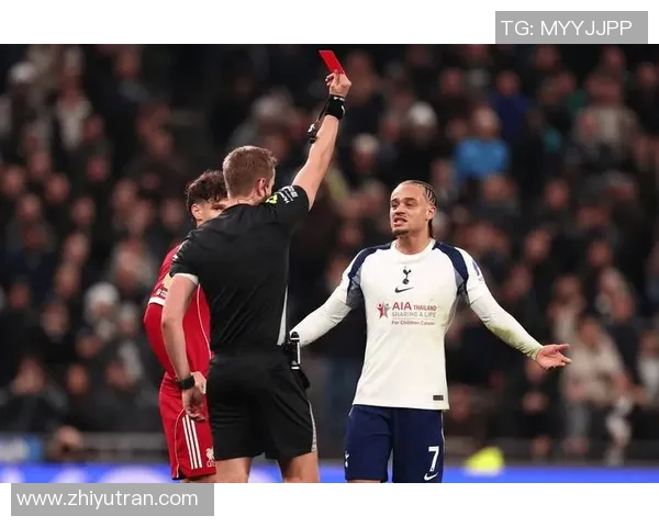 英超激战：尤文图斯3-0曼城红牌争议引发全场热议