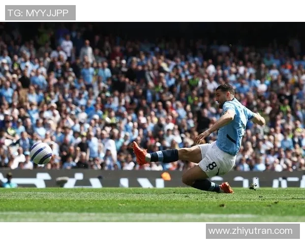 友谊赛精彩回顾：里昂逆转曼城引发全场热烈反响