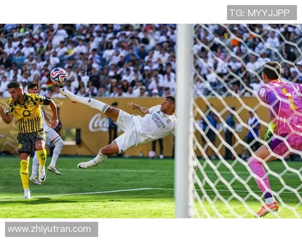 世界杯精彩对决多特蒙德大胜尤文图斯帽子戏法点燃全场热情