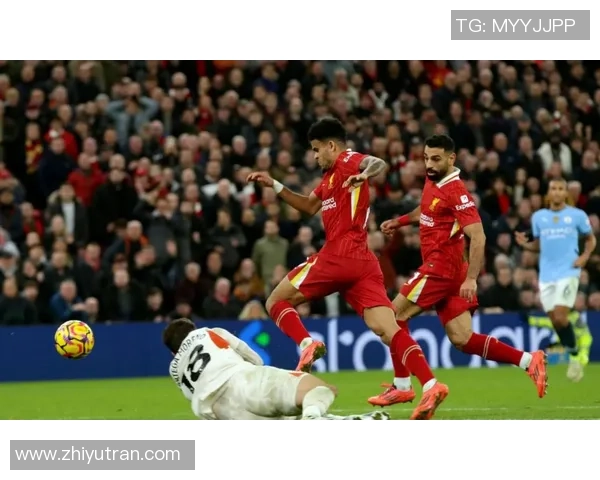 世界杯精彩对决尤文图斯与曼城1比1平点球大战引发争议判罚全场沸腾