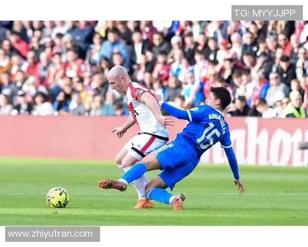 西甲激战:多特蒙德逆转皇马红牌争议引发全场热议 西甲激战:多特蒙德逆转皇马红牌争议引发全场热议